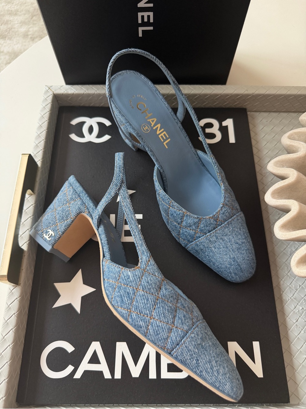 Chanel 26B CC Logo Light Blue Quilted Denim Jean Slingback Pumps Chunky Heel 38 - Picture 11 of 16